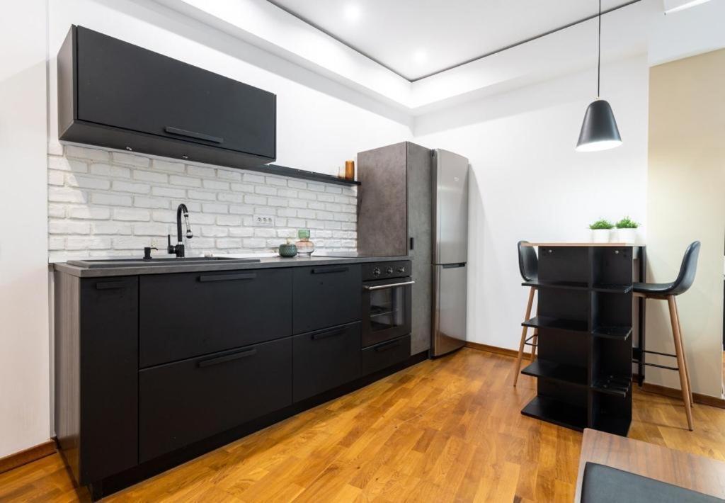 Wonderful Victorie Apartment Bukares Bagian luar foto