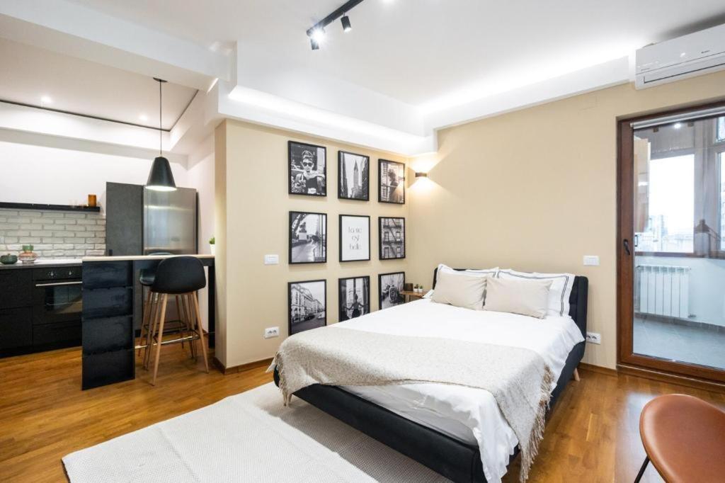 Wonderful Victorie Apartment Bukares Bagian luar foto