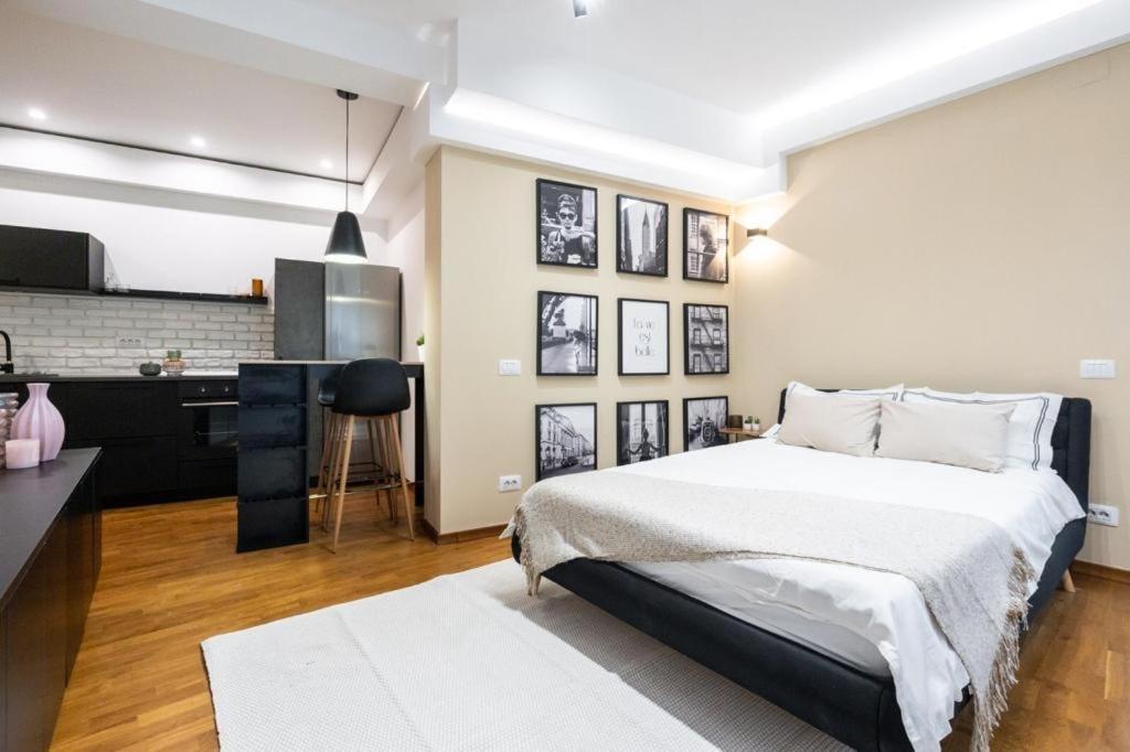 Wonderful Victorie Apartment Bukares Bagian luar foto