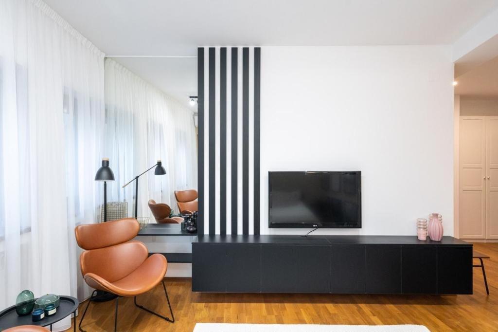 Wonderful Victorie Apartment Bukares Bagian luar foto